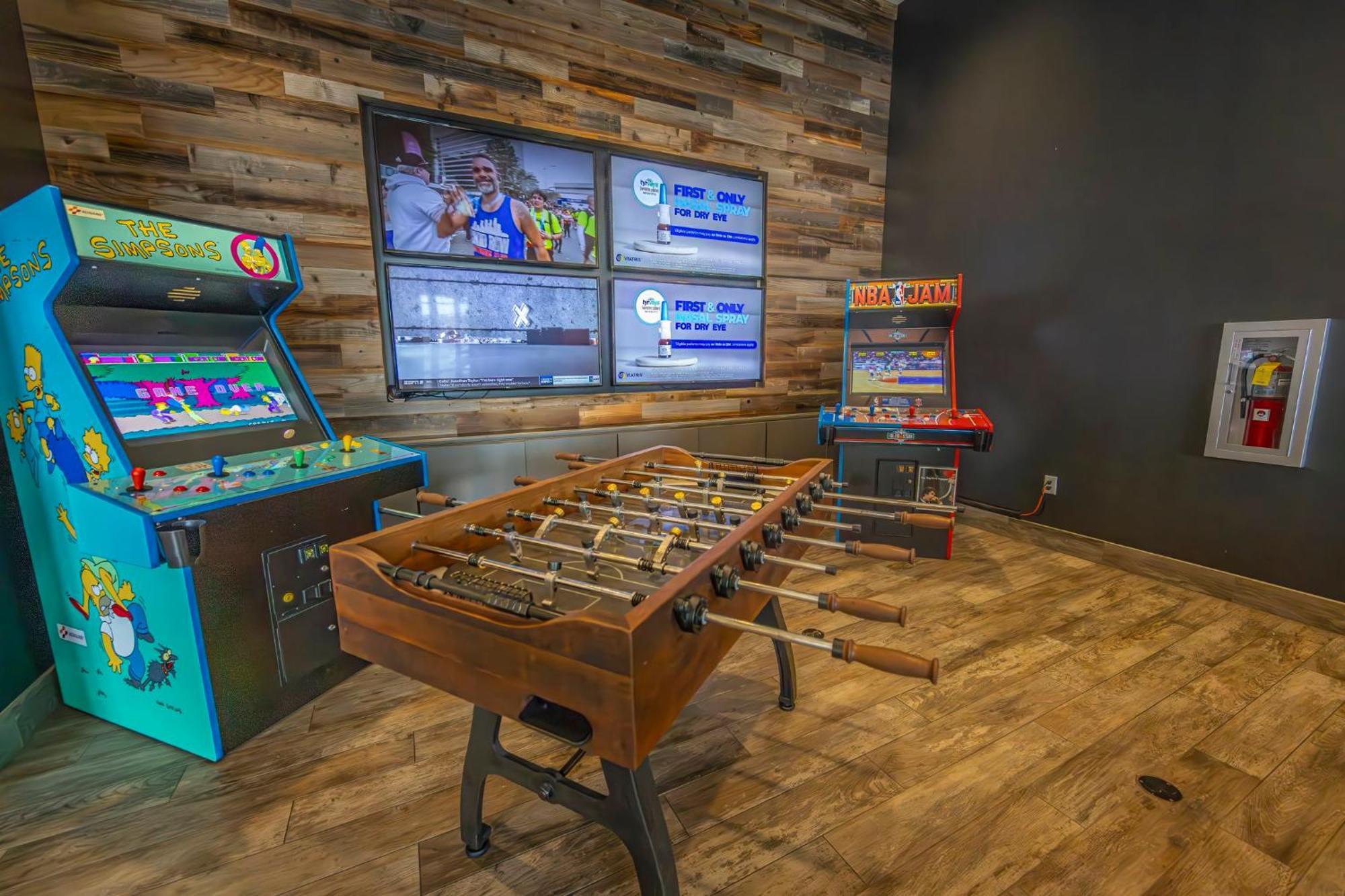 Holiday Inn & Suites Nashville Downtown Broadway Extérieur photo