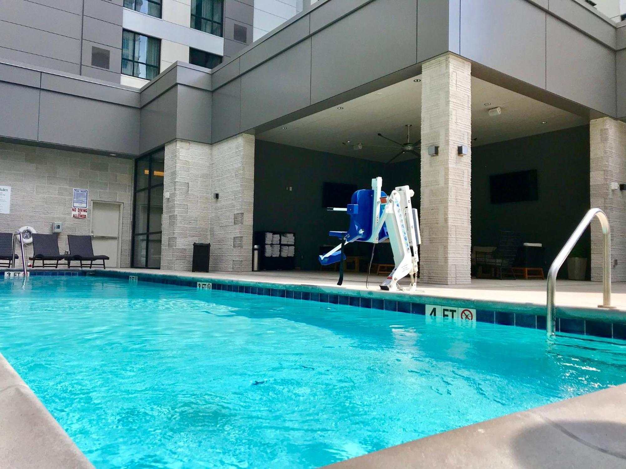 Holiday Inn & Suites Nashville Downtown Broadway Extérieur photo