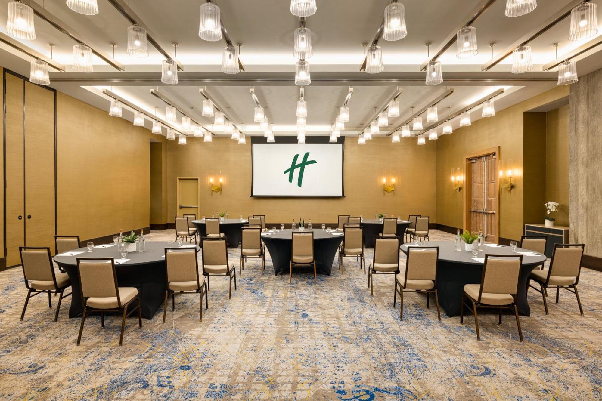 Holiday Inn & Suites Nashville Downtown Broadway Extérieur photo