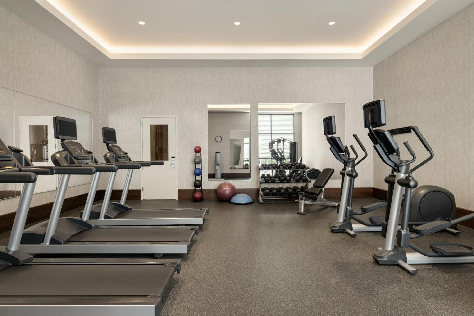 Holiday Inn & Suites Nashville Downtown Broadway Extérieur photo